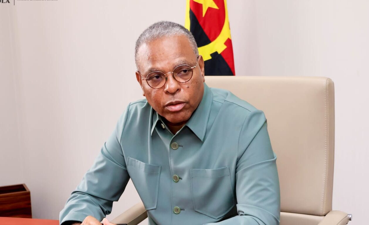 Minister industry and commerce